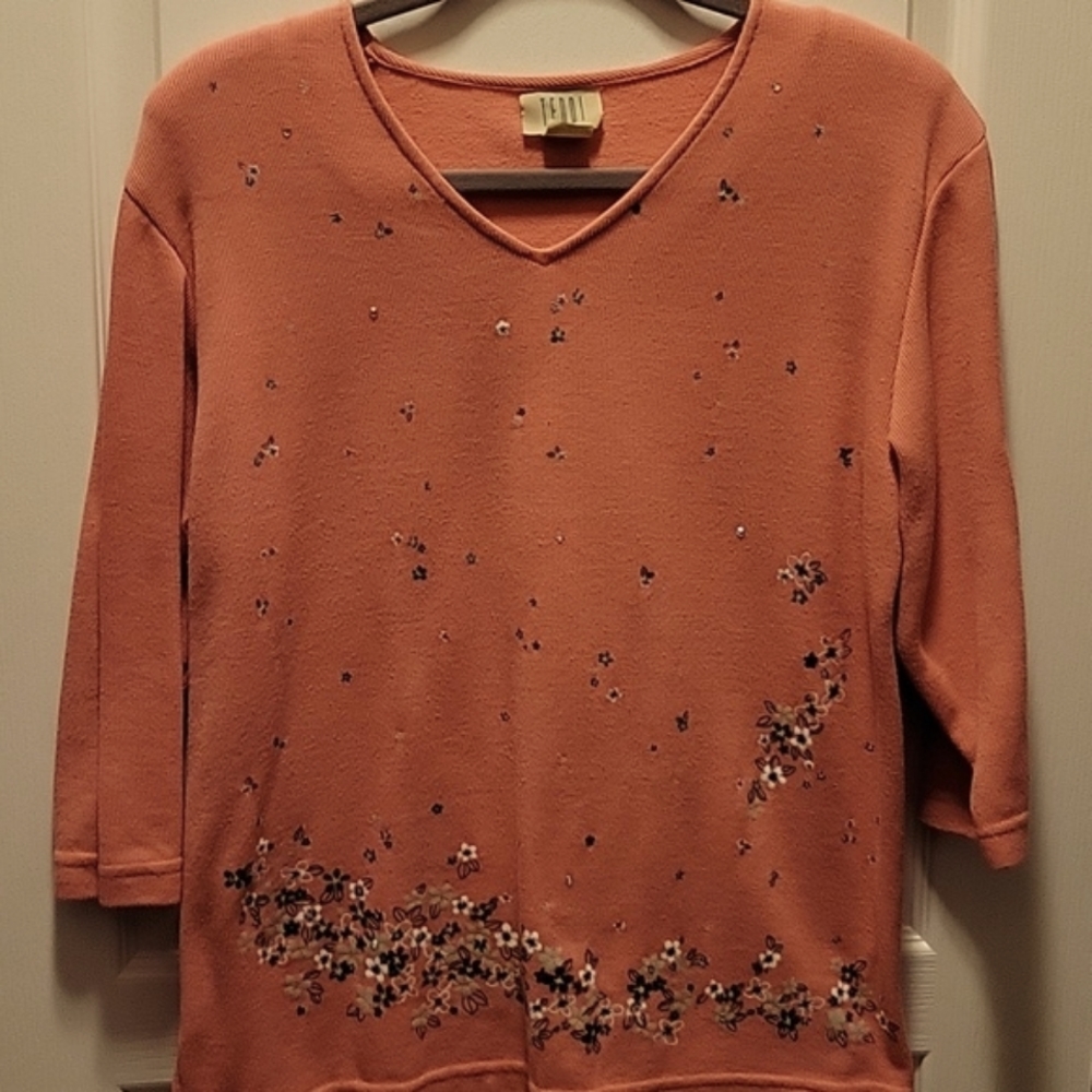Teddi Floral V-neck Sweater top